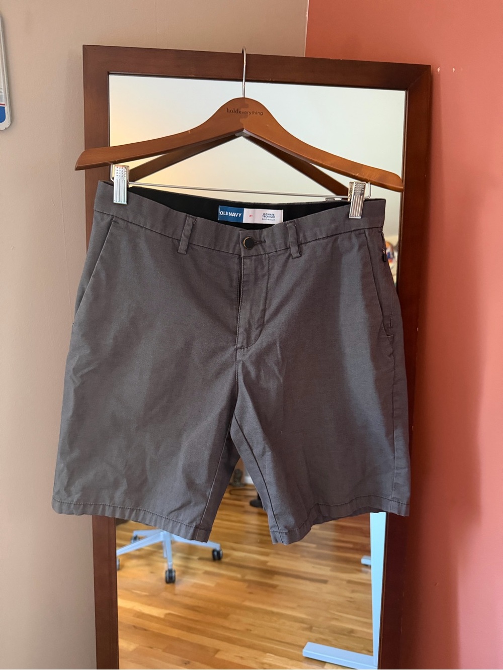 Old Navy Gray Flat-Front Men’s Shorts